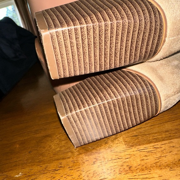 Faux suede over knee boots-excellent condition! - Picture 6 of 8